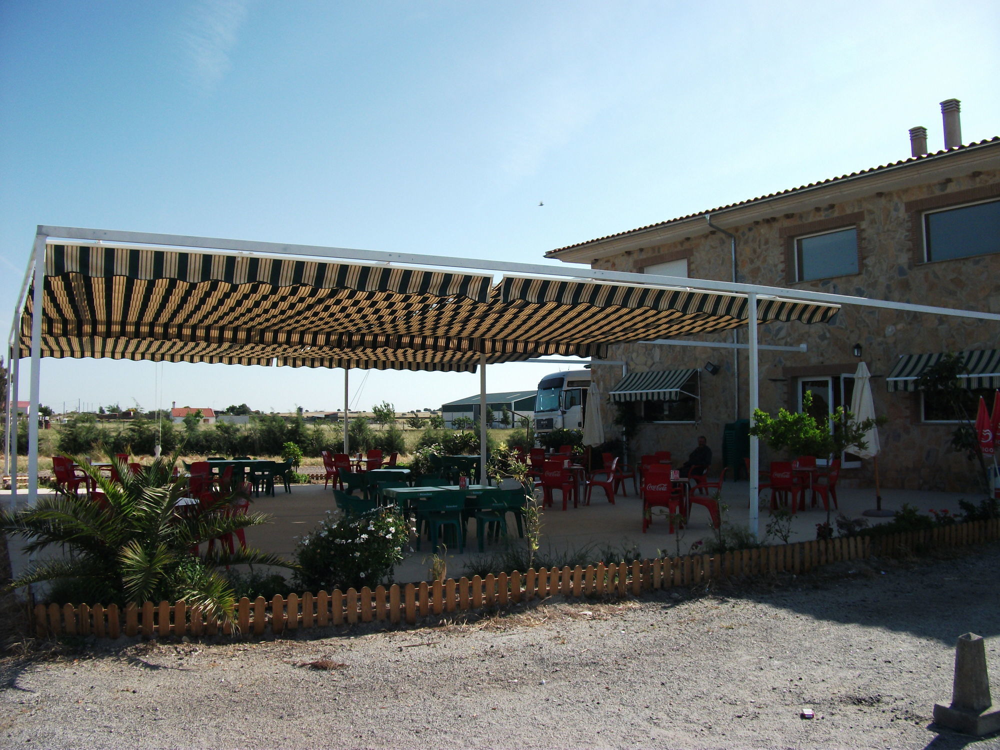 Hotel Restaurante Sostenible La Laguna Brozas Exteriör bild